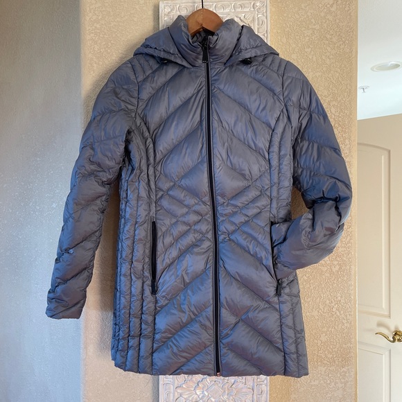 BCBG Short hooded packable down jacket, XS - Picture 3 of 12